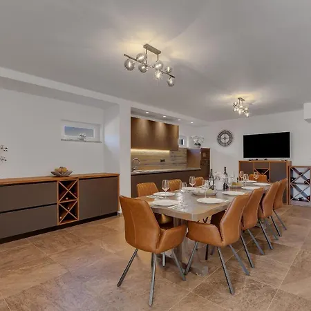 Beautiful Casa Di Montes Villa